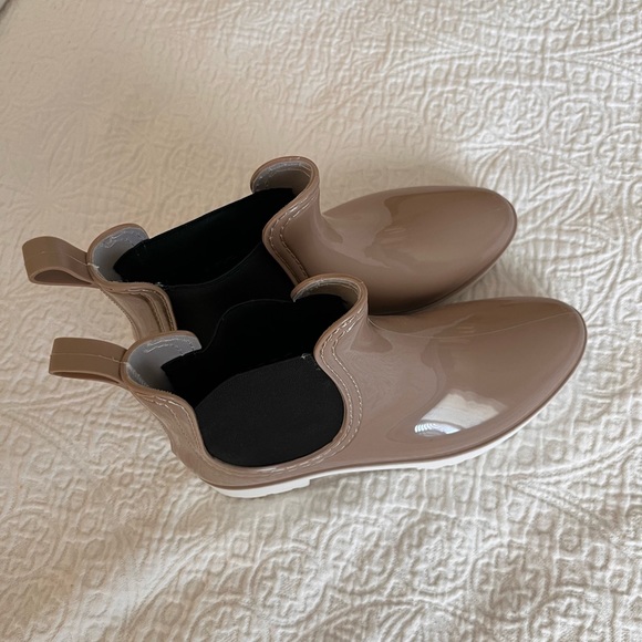 ROOLEE women’s size 10 rain ankle boots - Picture 2 of 4